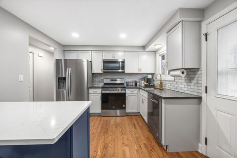 Tiny photo for 618 Boxwood Drive, Schaumburg, IL 60193 (MLS # 12586220)