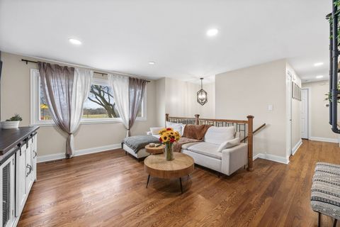 Tiny photo for 618 Boxwood Drive, Schaumburg, IL 60193 (MLS # 12586220)