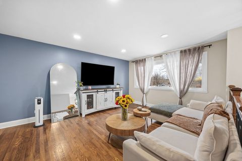 Tiny photo for 618 Boxwood Drive, Schaumburg, IL 60193 (MLS # 12586220)