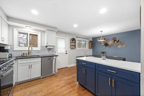 Tiny photo for 618 Boxwood Drive, Schaumburg, IL 60193 (MLS # 12586220)