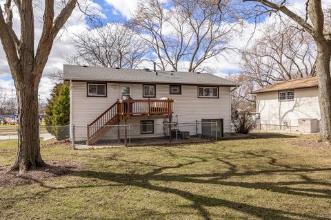 Tiny photo for 618 Boxwood Drive, Schaumburg, IL 60193 (MLS # 12586220)