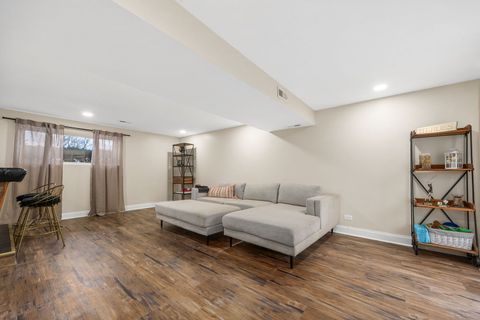 Tiny photo for 618 Boxwood Drive, Schaumburg, IL 60193 (MLS # 12586220)