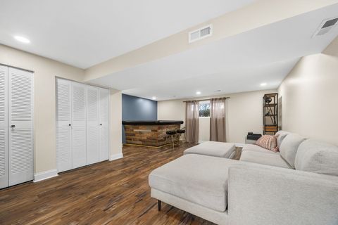 Tiny photo for 618 Boxwood Drive, Schaumburg, IL 60193 (MLS # 12586220)