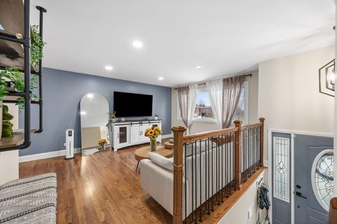 Tiny photo for 618 Boxwood Drive, Schaumburg, IL 60193 (MLS # 12586220)