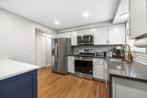 Tiny photo for 618 Boxwood Drive, Schaumburg, IL 60193 (MLS # 12586220)