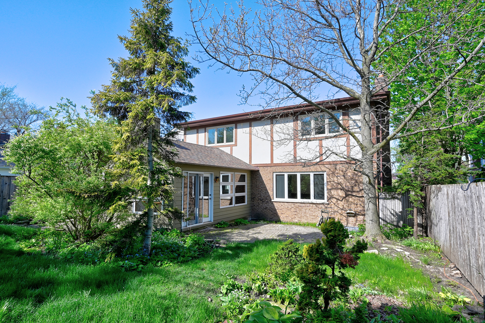 4569 Woodland Avenue