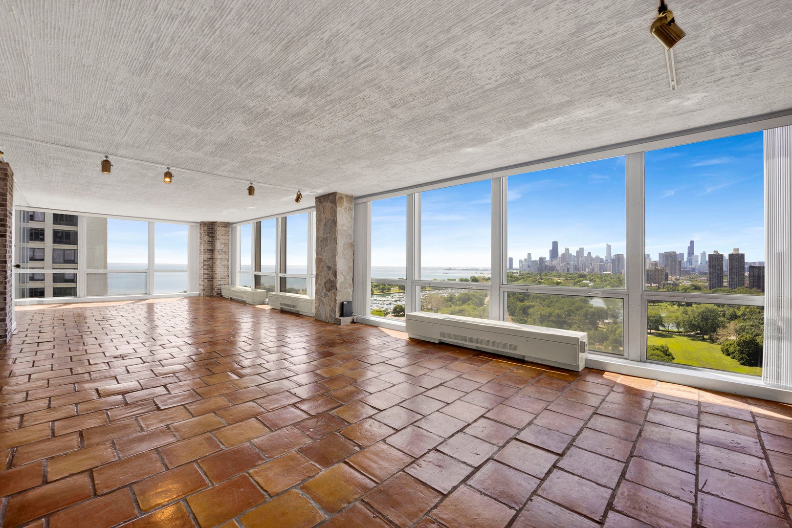 330 W Diversey Parkway 2007-09
