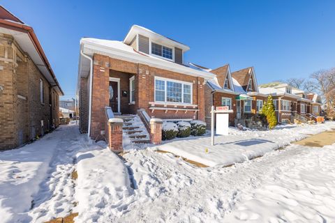 Photo of 1816 Clinton Avenue, Berwyn, IL 60402 (MLS # 12527187)