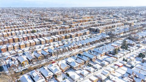 Tiny photo for 1816 Clinton Avenue, Berwyn, IL 60402 (MLS # 12527187)