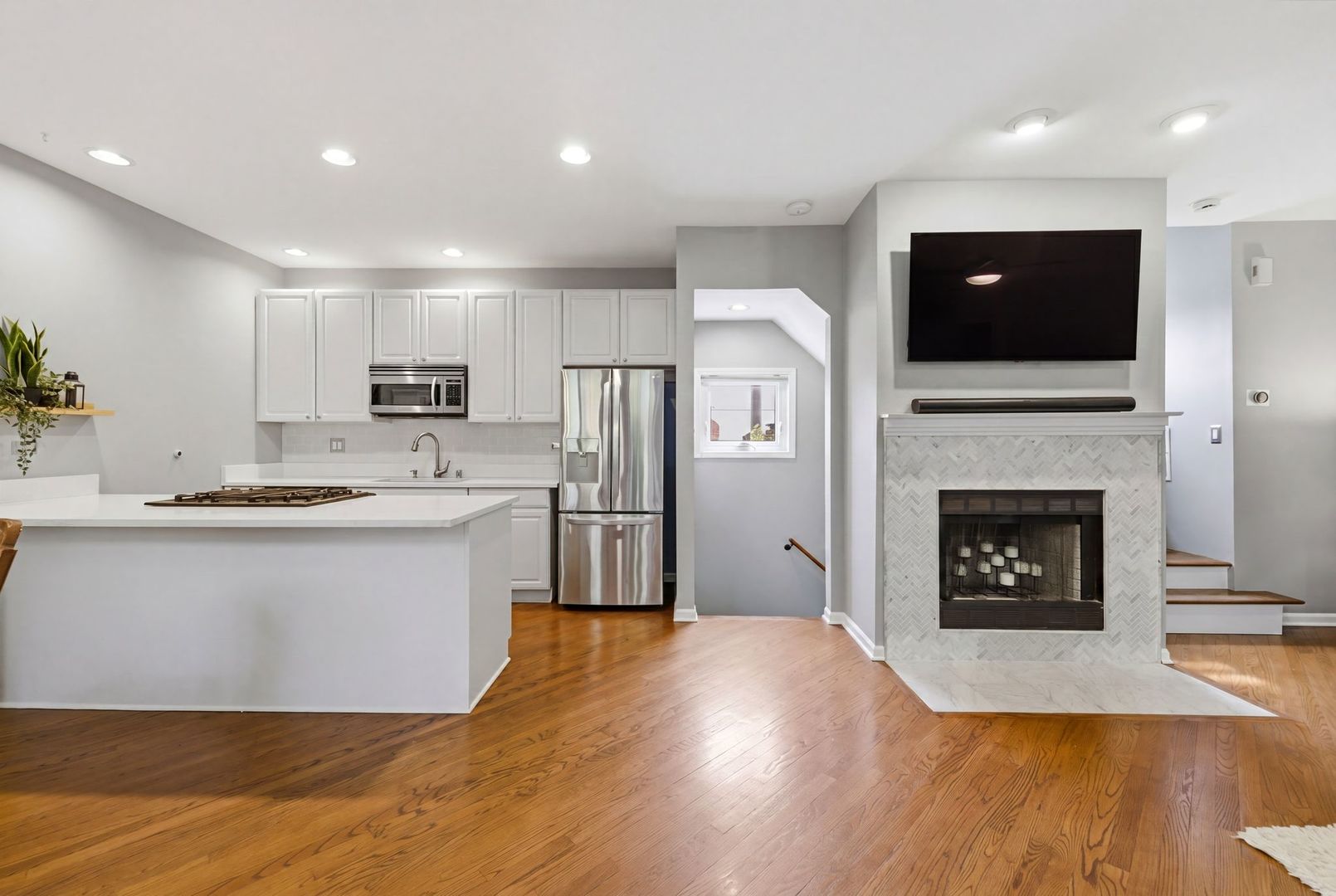 1840 W Diversey Parkway B