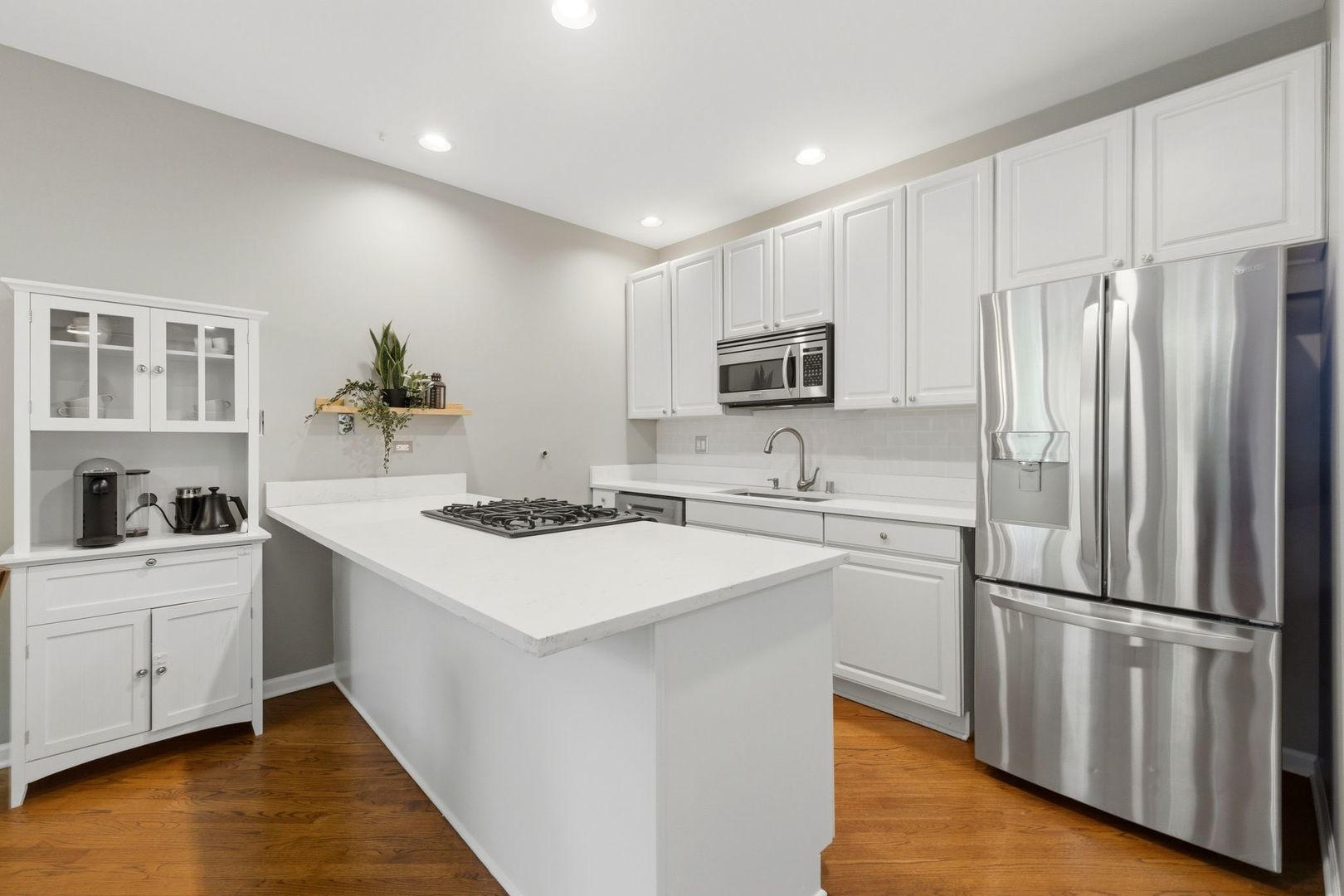 1840 W Diversey Parkway B