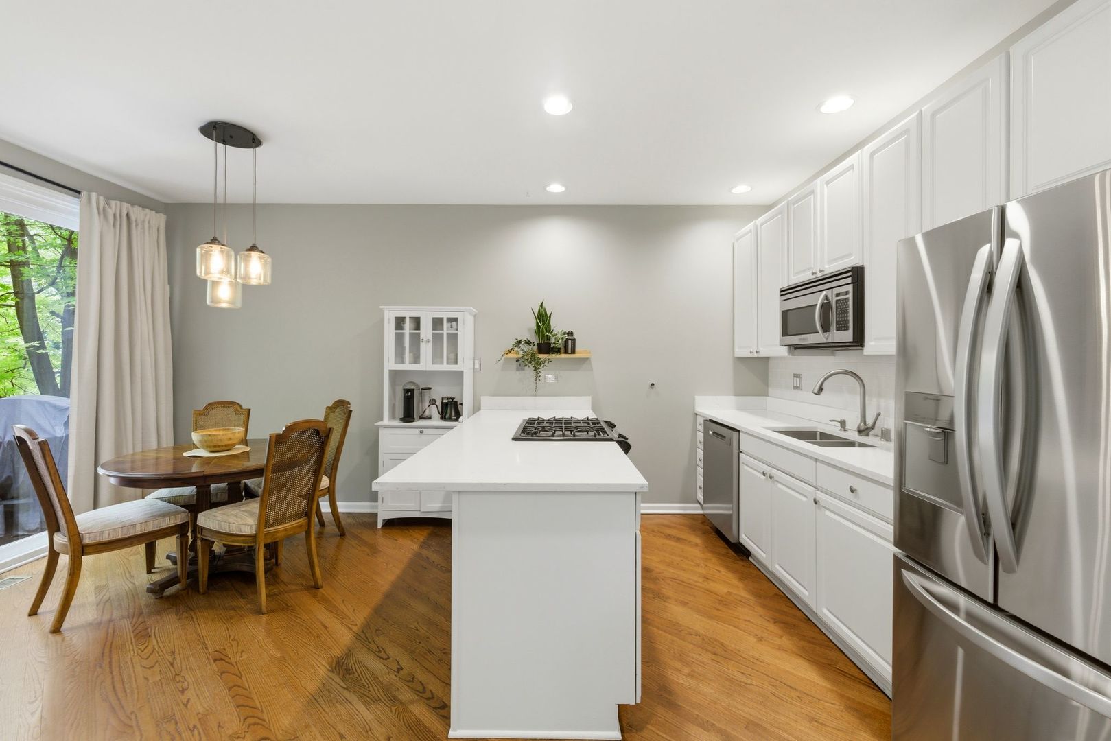 1840 W Diversey Parkway B