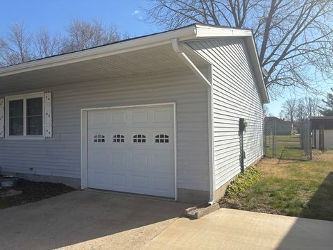 Tiny photo for 525 Kristy Drive, Centralia, IL 62801 (MLS # 12597033)