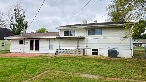 Tiny photo for 20 W Oak Park Drive, Centralia, IL 62801 (MLS # 12746984)