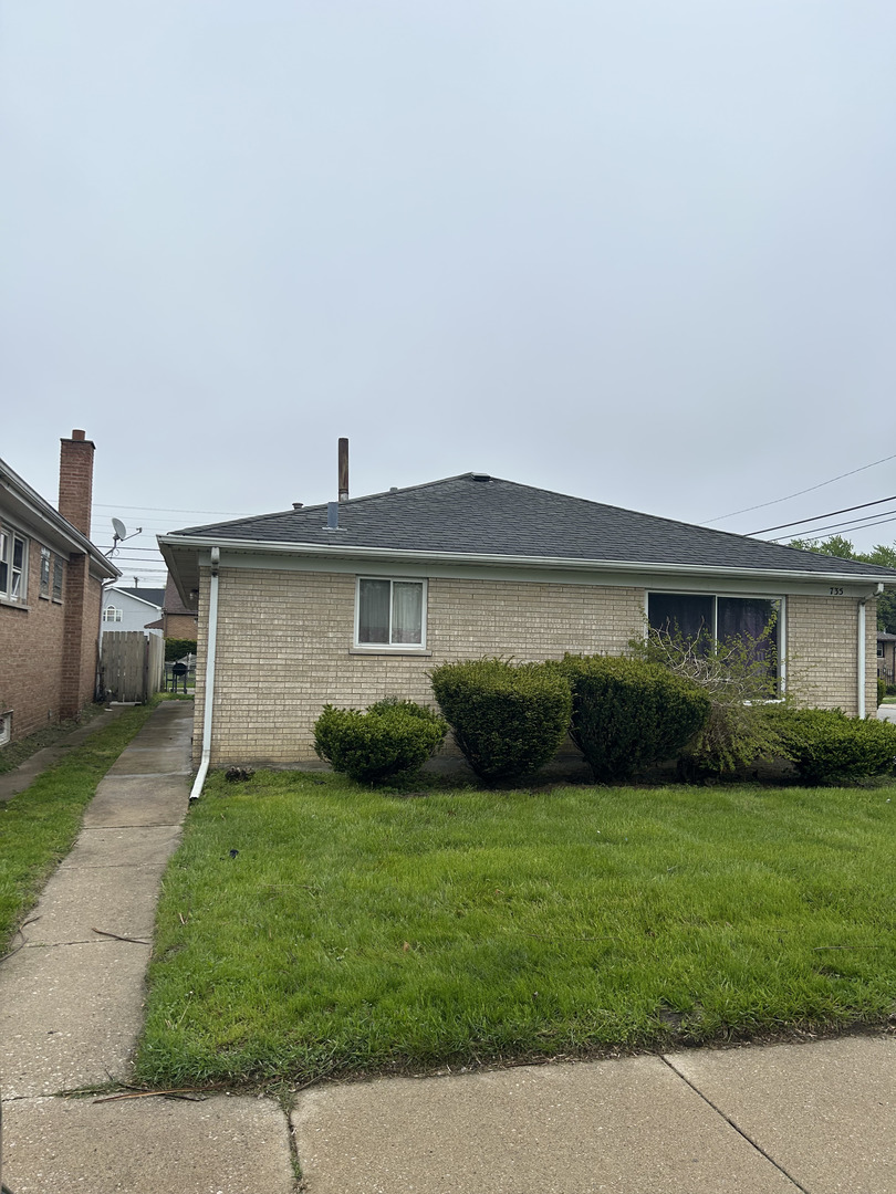 735 May Street