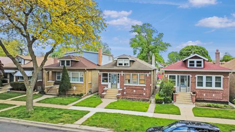 Tiny photo for 2719 Euclid Avenue, Berwyn, IL 60402 (MLS # 12644366)