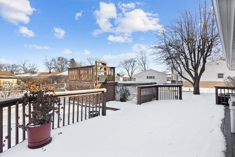 A home in Elk Grove Village