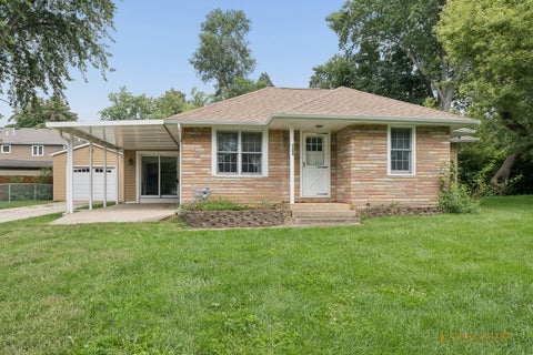 Photo of 7304 Hiawatha Drive, Wonder Lake, IL 60097 (MLS # 12747530)