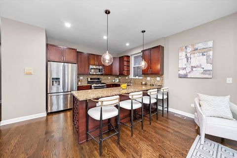 Tiny photo for 450 E Bowen Avenue #1E, Chicago, IL 60653 (MLS # 12470087)