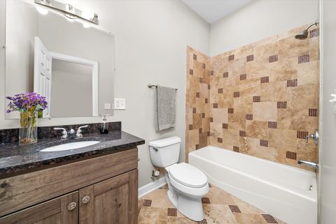 Tiny photo for 450 E Bowen Avenue #1E, Chicago, IL 60653 (MLS # 12470087)