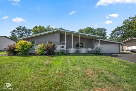 Photo of 856 N Western Hills Drive, Kankakee, IL 60901 (MLS # 12750462)