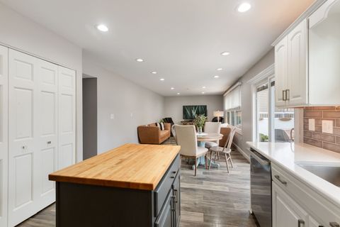 Tiny photo for 1015 Confederation Drive, Bartlett, IL 60103 (MLS # 12592678)