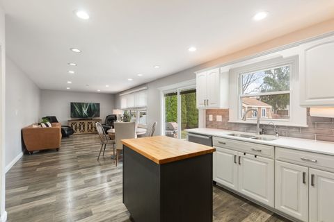 Tiny photo for 1015 Confederation Drive, Bartlett, IL 60103 (MLS # 12592678)