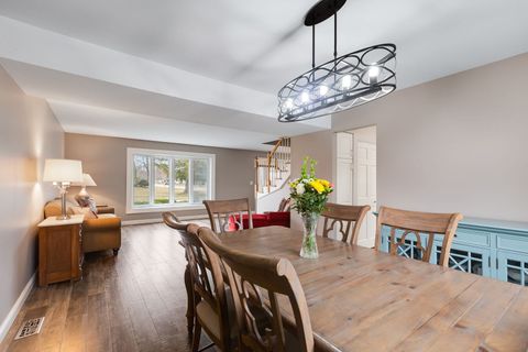 Tiny photo for 1015 Confederation Drive, Bartlett, IL 60103 (MLS # 12592678)