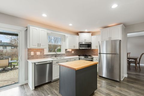 Tiny photo for 1015 Confederation Drive, Bartlett, IL 60103 (MLS # 12592678)