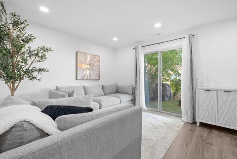 Tiny photo for 515 Dakota Court, Carol Stream, IL 60188 (MLS # 12502862)