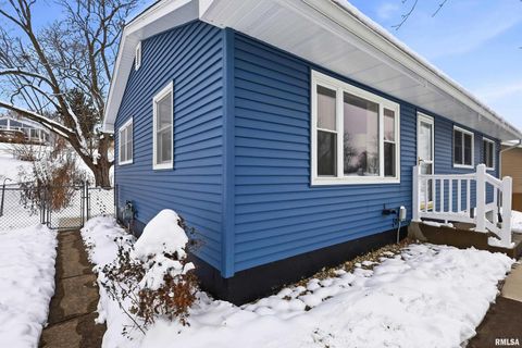 Tiny photo for 8114 9TH Street W, Rock Island, IL 61201 (MLS # QC4269670)