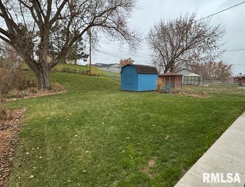 Tiny photo for 8114 9TH Street W, Rock Island, IL 61201 (MLS # QC4269670)