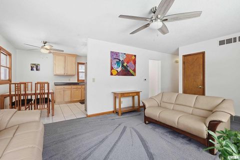 Tiny photo for 8114 9TH Street W, Rock Island, IL 61201 (MLS # QC4269670)