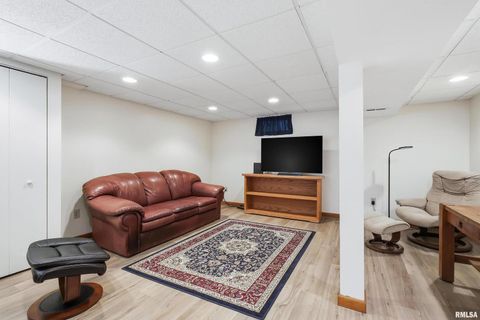 Tiny photo for 8114 9TH Street W, Rock Island, IL 61201 (MLS # QC4269670)