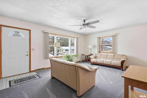 Tiny photo for 8114 9TH Street W, Rock Island, IL 61201 (MLS # QC4269670)