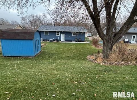 Tiny photo for 8114 9TH Street W, Rock Island, IL 61201 (MLS # QC4269670)