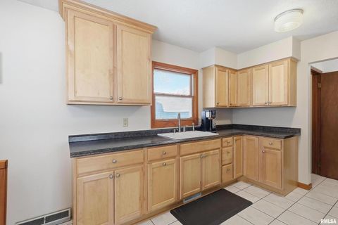 Tiny photo for 8114 9TH Street W, Rock Island, IL 61201 (MLS # QC4269670)