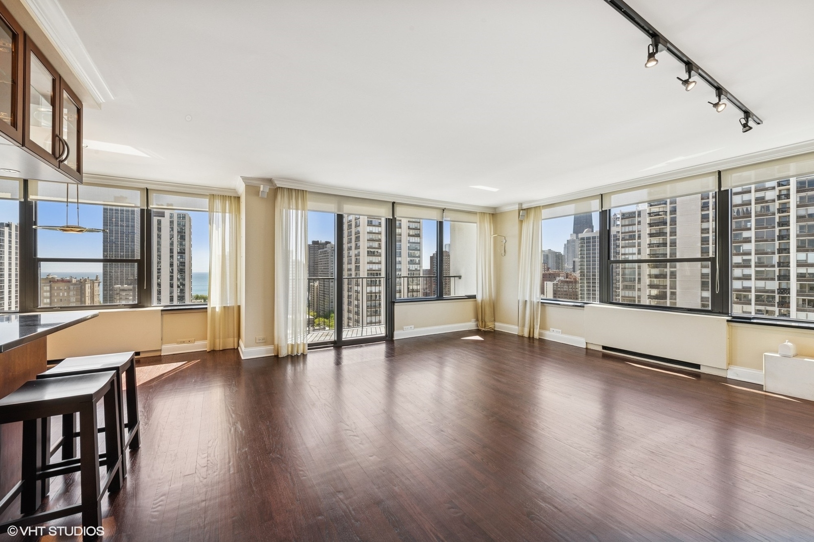 1560 N Sandburg Terrace 2202