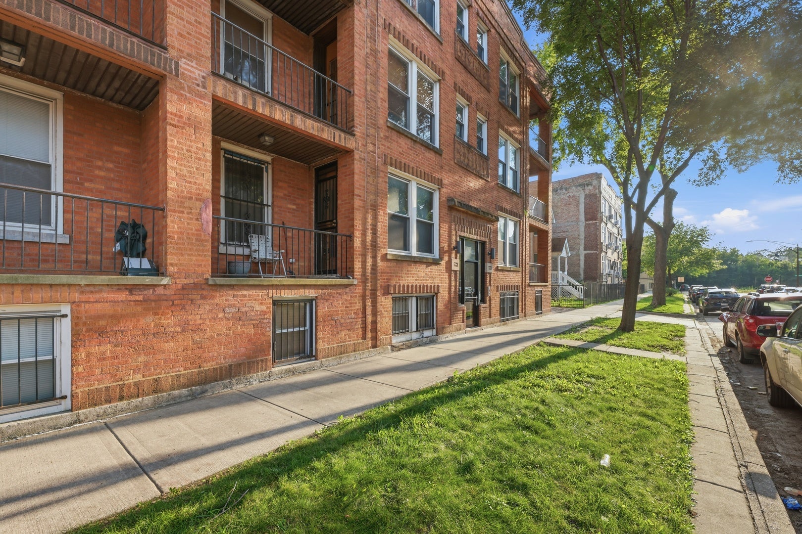 1425 E 68th Street 1