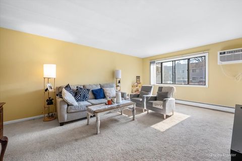 Tiny photo for Palatine, IL 60074 (MLS # 12569861)