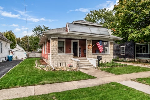 Tiny photo for 919 E Washington Street, Pontiac, IL 61764 (MLS # 12780008)