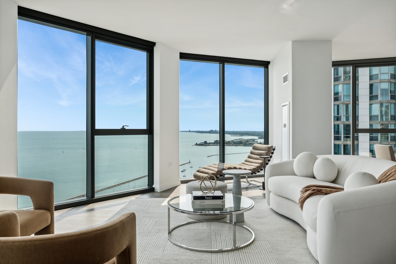 211 N Harbor Drive 3302