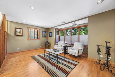 Tiny photo for 204 E 32ND Street, Chicago, IL 60616 (MLS # 12714208)