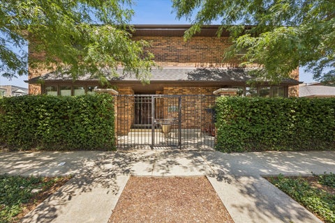 Tiny photo for 204 E 32ND Street, Chicago, IL 60616 (MLS # 12714208)