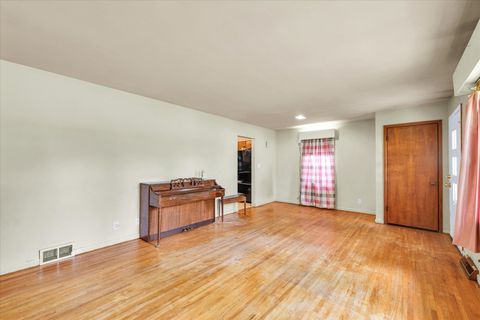 Tiny photo for 10 Park Lawn Street, Paxton, IL 60957 (MLS # 12398250)