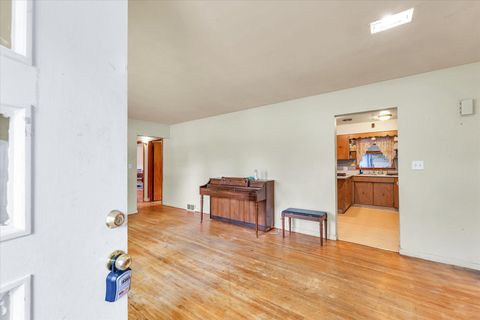 Tiny photo for 10 Park Lawn Street, Paxton, IL 60957 (MLS # 12398250)