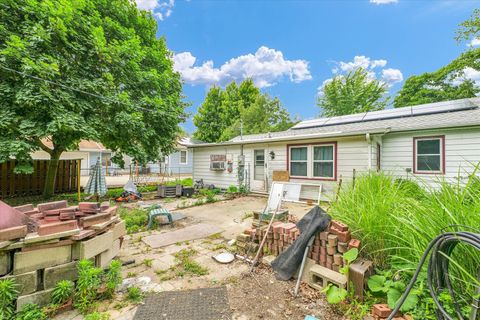 Tiny photo for 10 Park Lawn Street, Paxton, IL 60957 (MLS # 12398250)