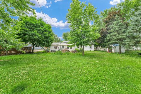 Tiny photo for 10 Park Lawn Street, Paxton, IL 60957 (MLS # 12398250)
