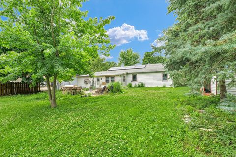 Tiny photo for 10 Park Lawn Street, Paxton, IL 60957 (MLS # 12398250)