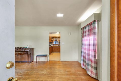 Tiny photo for 10 Park Lawn Street, Paxton, IL 60957 (MLS # 12398250)